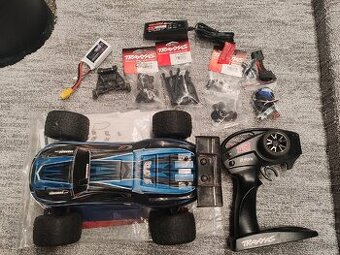 Traxxas e revo 1/16