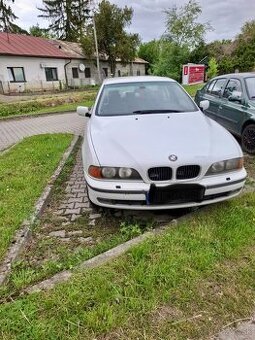 520i 2.0 Benzín