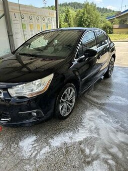 DS4