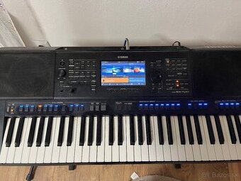 Yamaha psr SX700