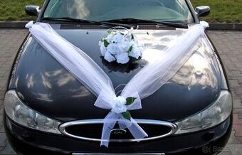 Svadobná výzdoba na auto