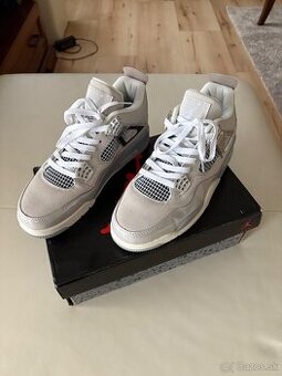 Jordan 4 frozen