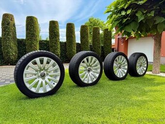 Kompket letnú sadu elektrónov na OPEL - 5x120 245/45 R18.