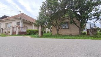 PREDANÉ: Na predaj rovinatý pozemok s domom KE - Poľov