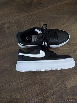 Predám 2x obuté tenisky Nike Court Vision Alta LTR