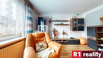 Rodinný dom s veľkým pozemkom 1779 m2 / Vaďovce pri Starej T