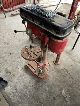 Stojanovú vŕtačku