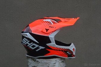 SHOT CARBON Kevlar prilba helma okuliare oranžová fluo