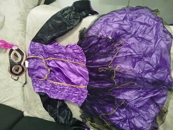 Fialove saty na karneval