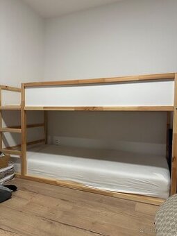 Dvojposchodová posteľ