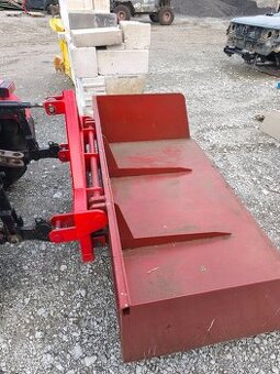 Transportný box na traktor Zetor
