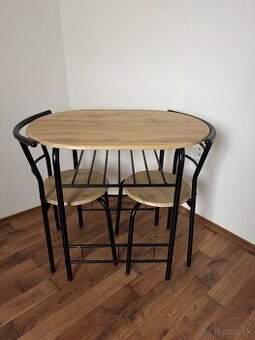 Predam jedálenský stôl so stoličkami