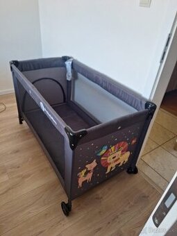 PETITE&MARS postieľka cestovná "Lion" Grey za 30€