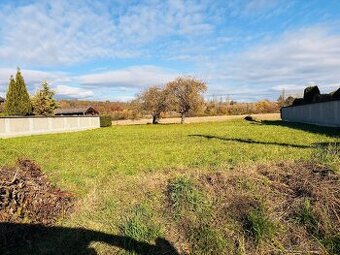 Stavebný pozemok Tomášovce - 1