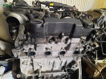 Hlava motora 1.6 hdi peugept citroen