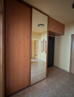 Vstavaná skriňa chodba