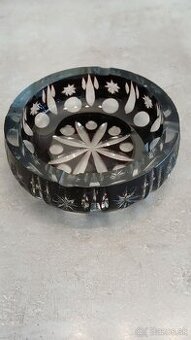 Krištáľový popolník