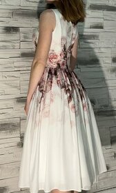 Biele kvetinkové šaty - 1