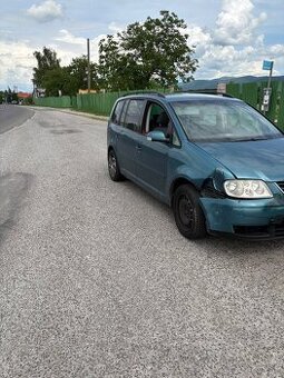 Volkswagen Touran 1.6 na nahradne diely