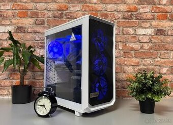 Ryzen 7 7800X3D\32GB\RTX 4070\SSD\850W Zdroj