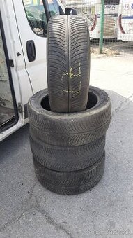 275/45r20 110V Michelun