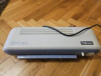 Predám laminátor na A4 Fellowes EXLA4