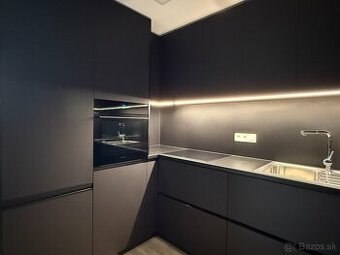 Predám 2-izbový byt, 65 m², Poprad – Veľká, ul. Železničná - 1
