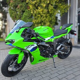 Kawasaki Ninja ZX-6R model 2026 zelená