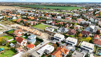 BOSEN | Moderné 4 izbové rodinné domy vo výstavbe, Rovinka