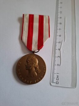 Medaila Za vernosť 1939-1945