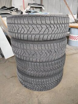 Zimné pneumatiky Pirelli 215/65 R17