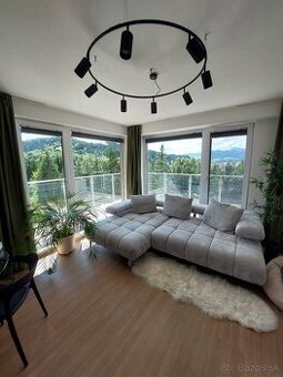 Priestranný moderný byt s veľkou terasou v novšej bytovke