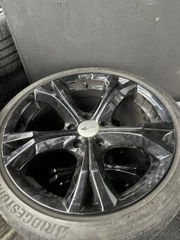 Predam Elektrony Brock s letnymi pneumatikami