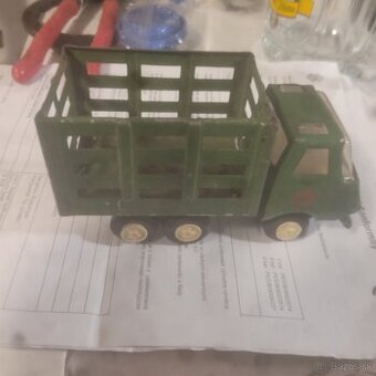 Retro veci budiky autíčko vkladné knižky