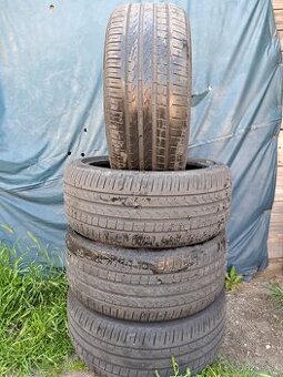 Ponúkame 4 letné pneumatiky Pirelli Cinturato 245/40 R19