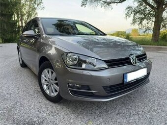 Volkswagen Golf 7 benzín