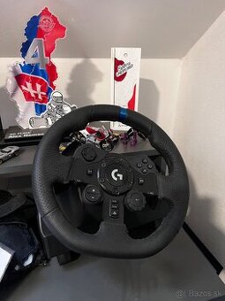 Logitech G923 Racing Wheel and Pedals