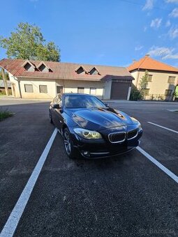 BMW 530XD.