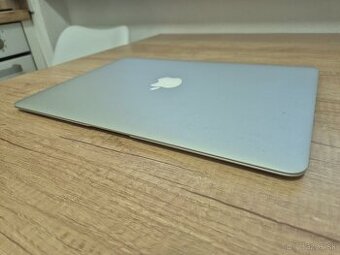 MacBook Air (13-inch, 2017) /intel Core i5/8GB RAM/128GB SSD