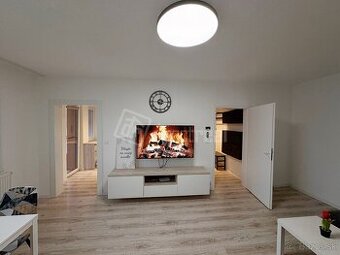 TOP lokalita - skvelý byt a parking k tomu