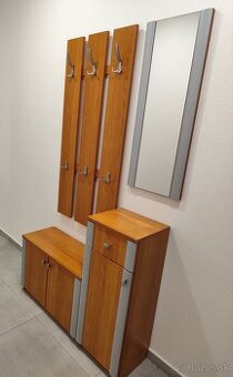 Predam vešiakovu stenu- ako nova - 1