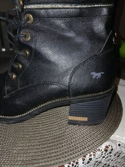 Predám čižmy MUSTANG