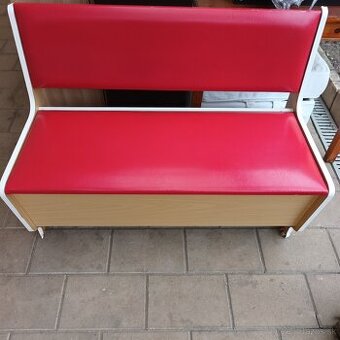 Sedacka, odkladací priestor