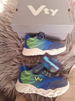 Nenosené svietiace tenisky Vty Diechmann c.22