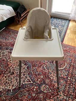 Vysoka stolicka na krmenie