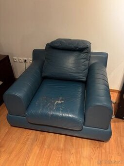 Modre kožené kreslo