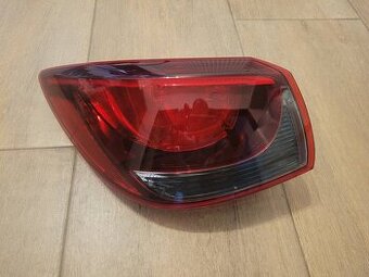 MAZDA 2 DJ ZADNE LAVE SVETLO
