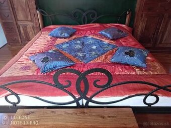 Manželská posteľ s matracmi