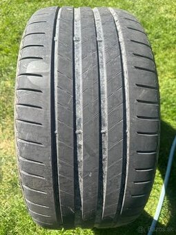 255/35 R19 Bridgestone