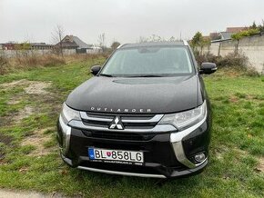 Mitsubishi Outlander PHEV 4WD AT